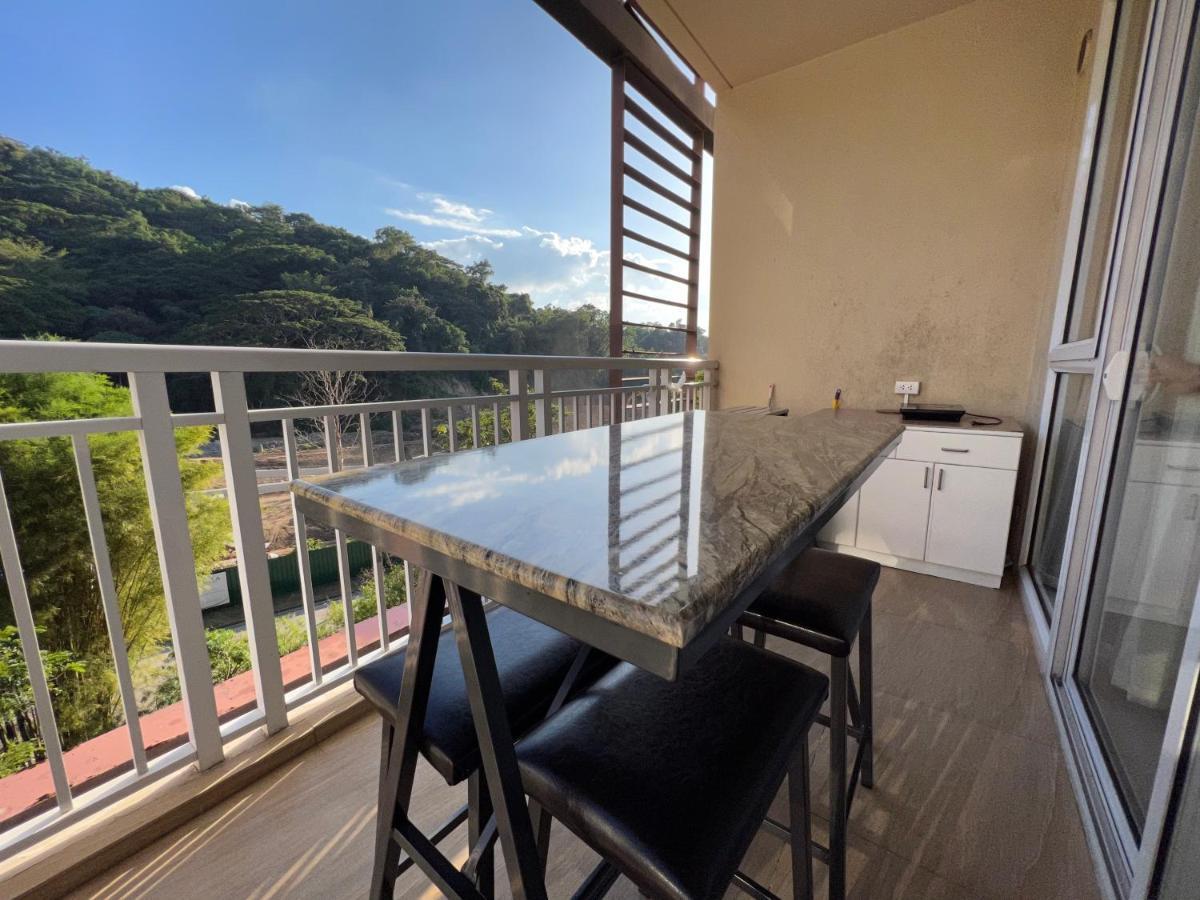 Bonel Condo At Pico De Loro Cutad Kültér fotó
